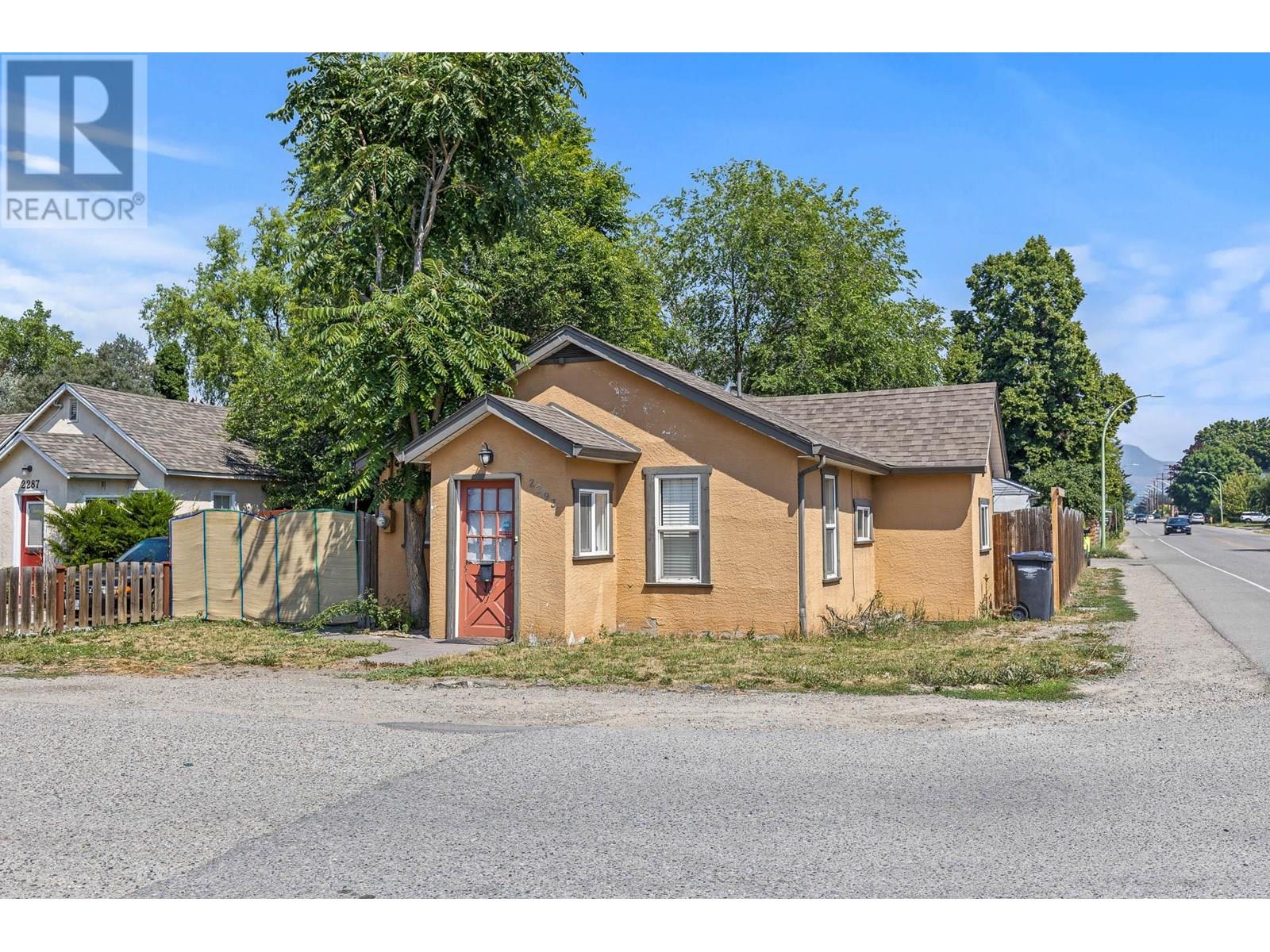 2293 Woodlawn Street, Kelowna, British Columbia  V1Y 2T1 - Photo 6 - 10353389
