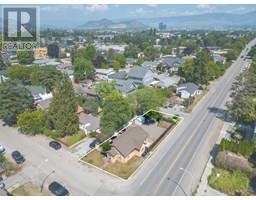 2293 Woodlawn Street, kelowna, British Columbia