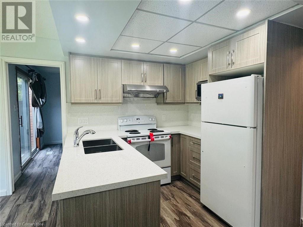 74 Orchard Mill Crescent Unit# Main, Kitchener, Ontario  N2P 1T2 - Photo 3 - 40742990