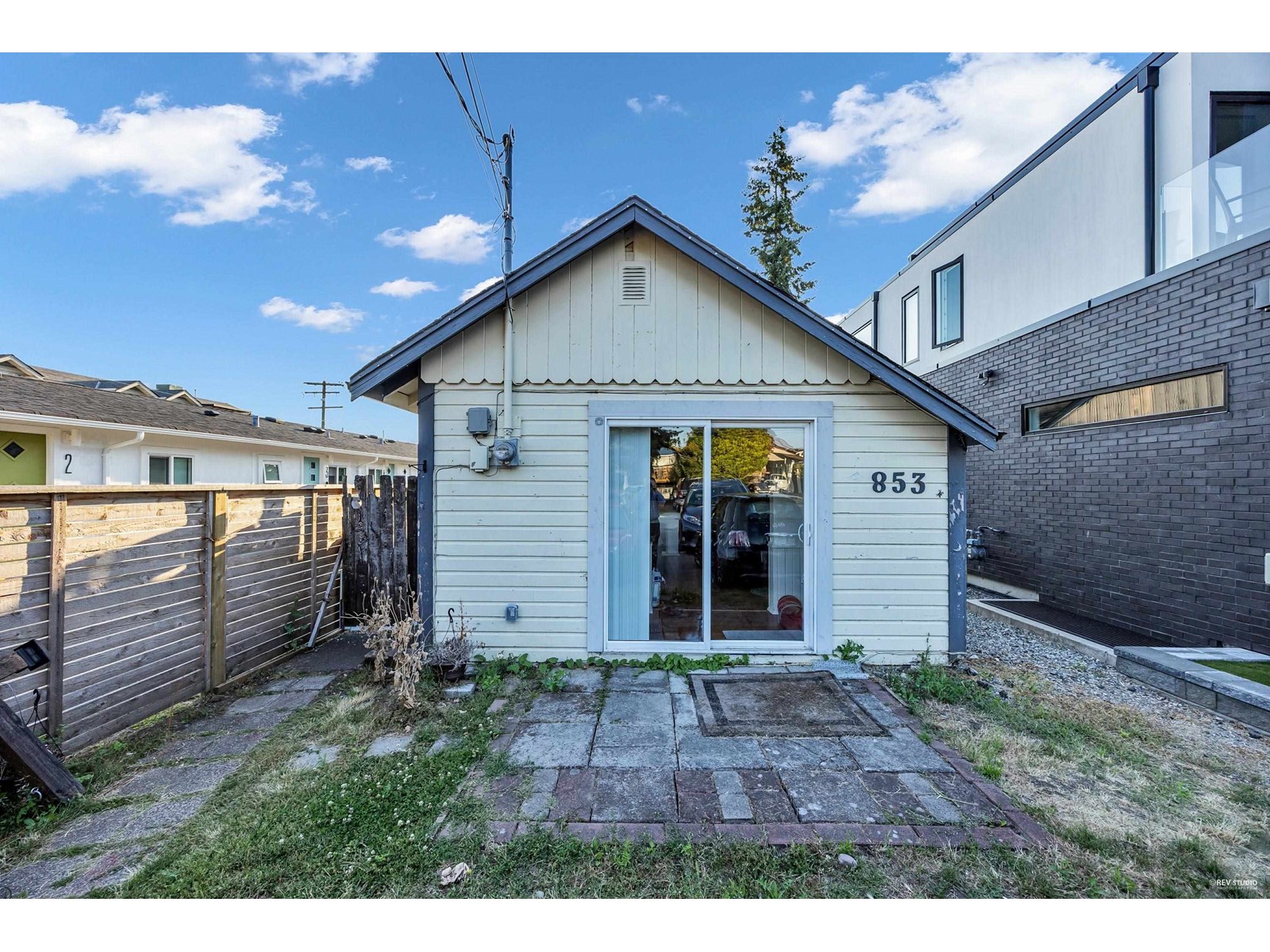 Property at 853 MAPLE STREET image 2