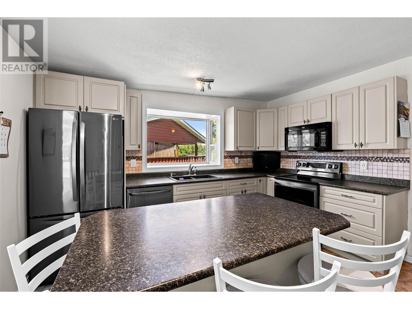Property at 135 Whiteshield Crescent image 1