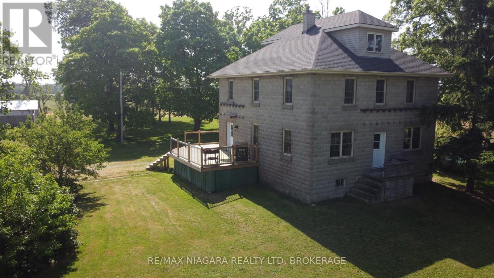 Property at 298 DICKHOUT ROAD image 1