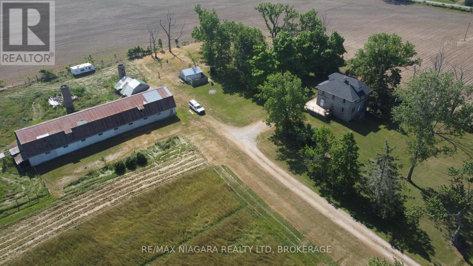 Property at 298 DICKHOUT ROAD image 5