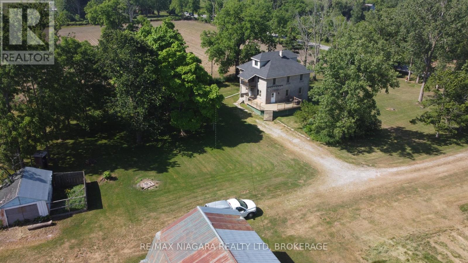 Property at 298 DICKHOUT ROAD image 4