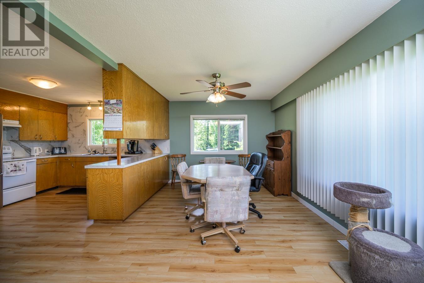 Property at 4401 CHESTNUT DRIVE image 4