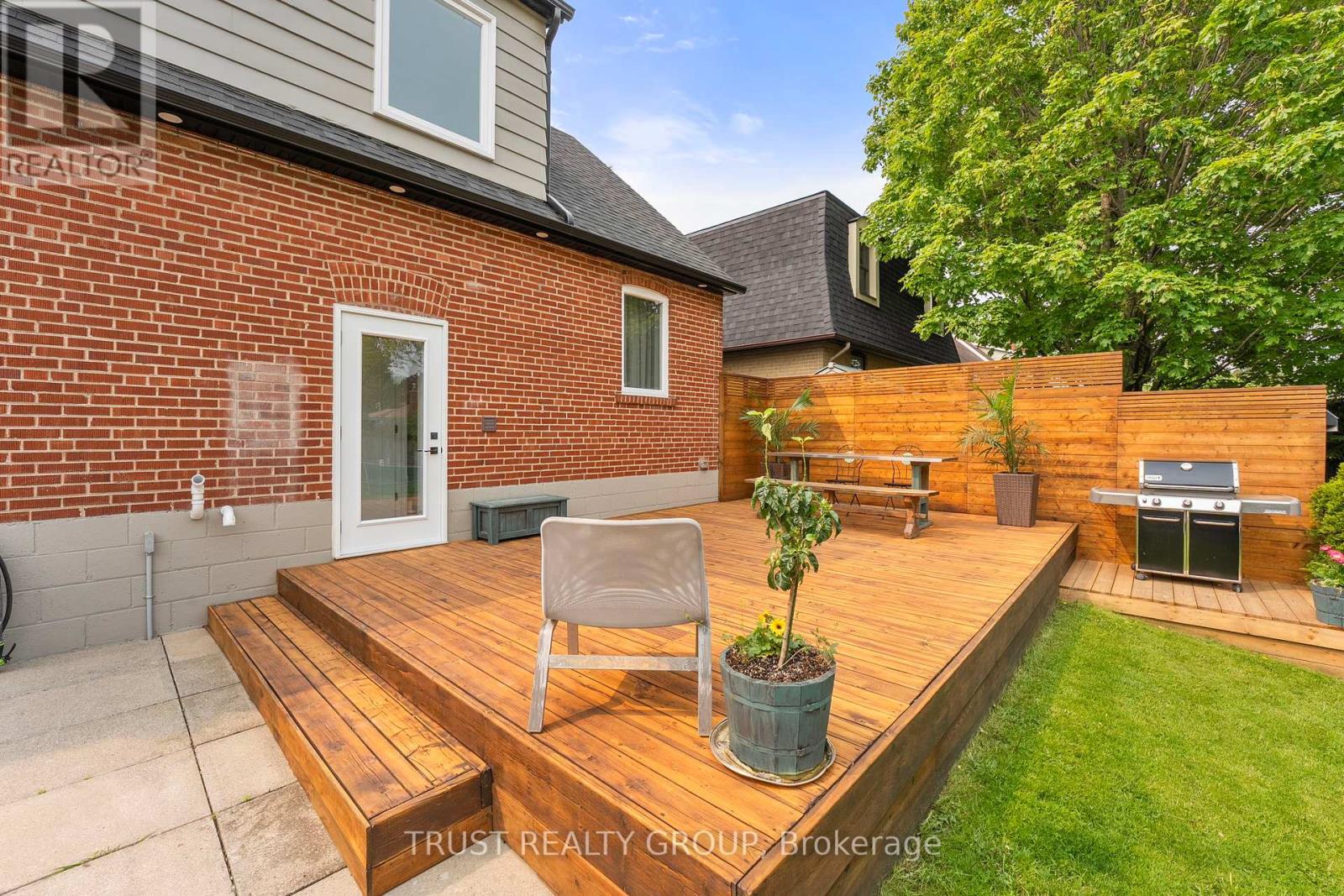 Property at 14 DORINE CRESCENT image 4