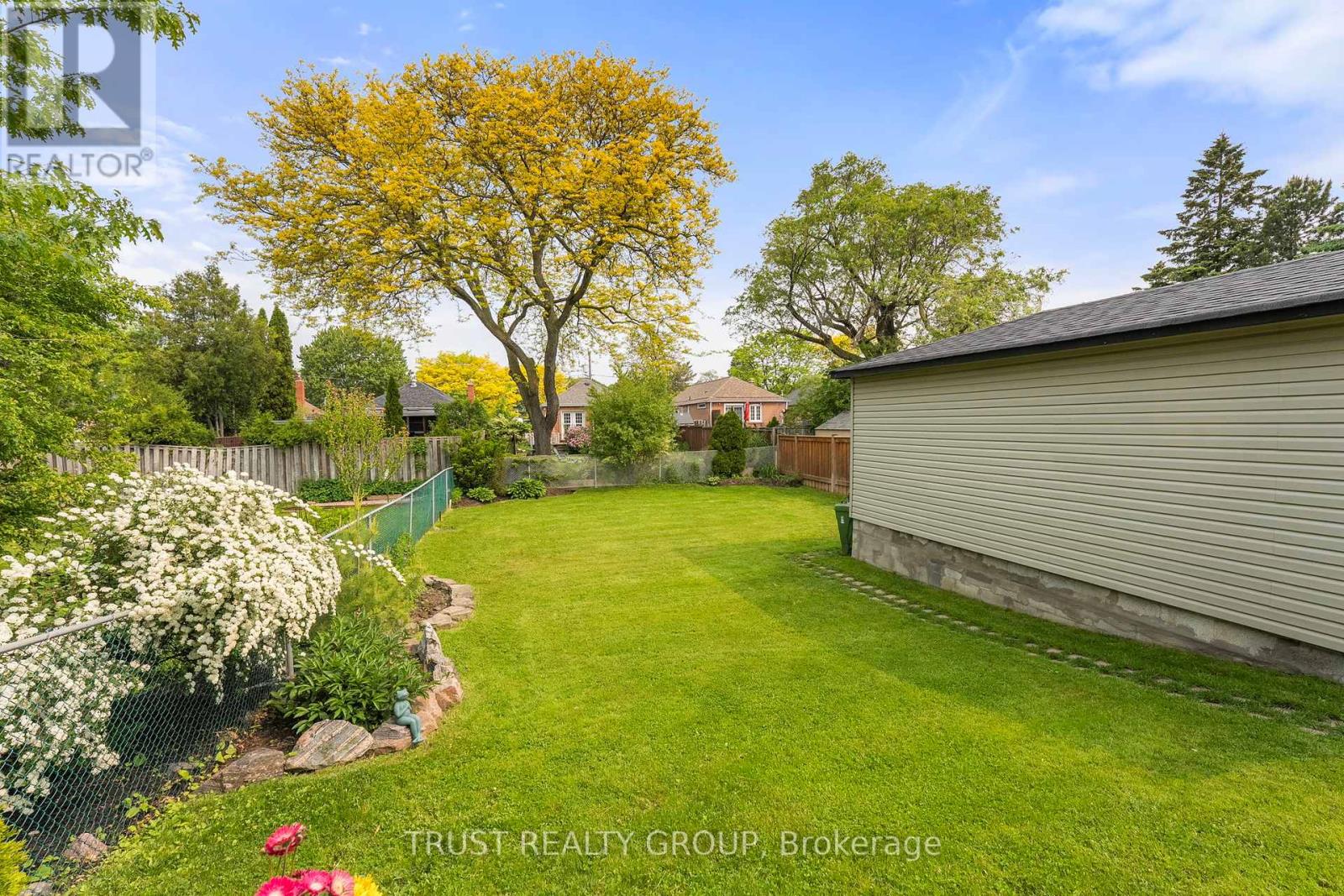 Property at 14 DORINE CRESCENT image 5