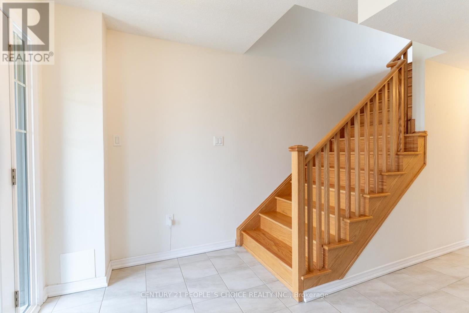22 Bee Crescent, Brantford, Ontario  N3T 0V7 - Photo 11 - X12240668