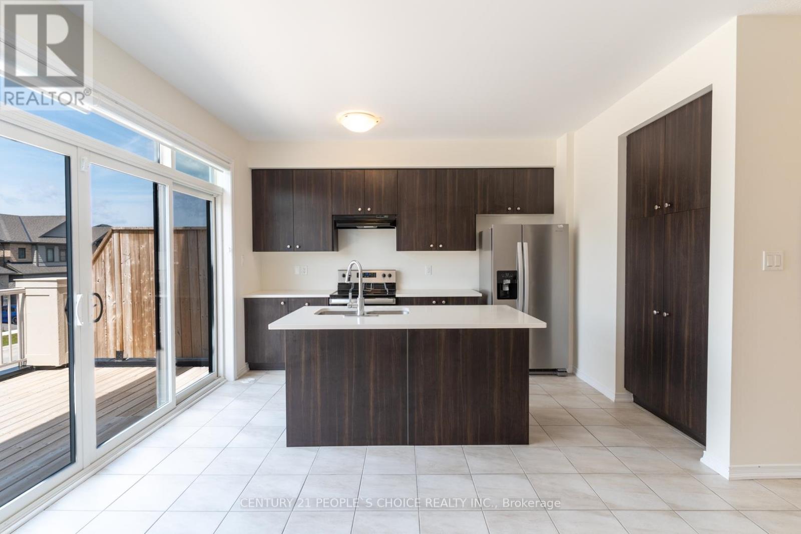 22 Bee Crescent, Brantford, Ontario  N3T 0V7 - Photo 15 - X12240668