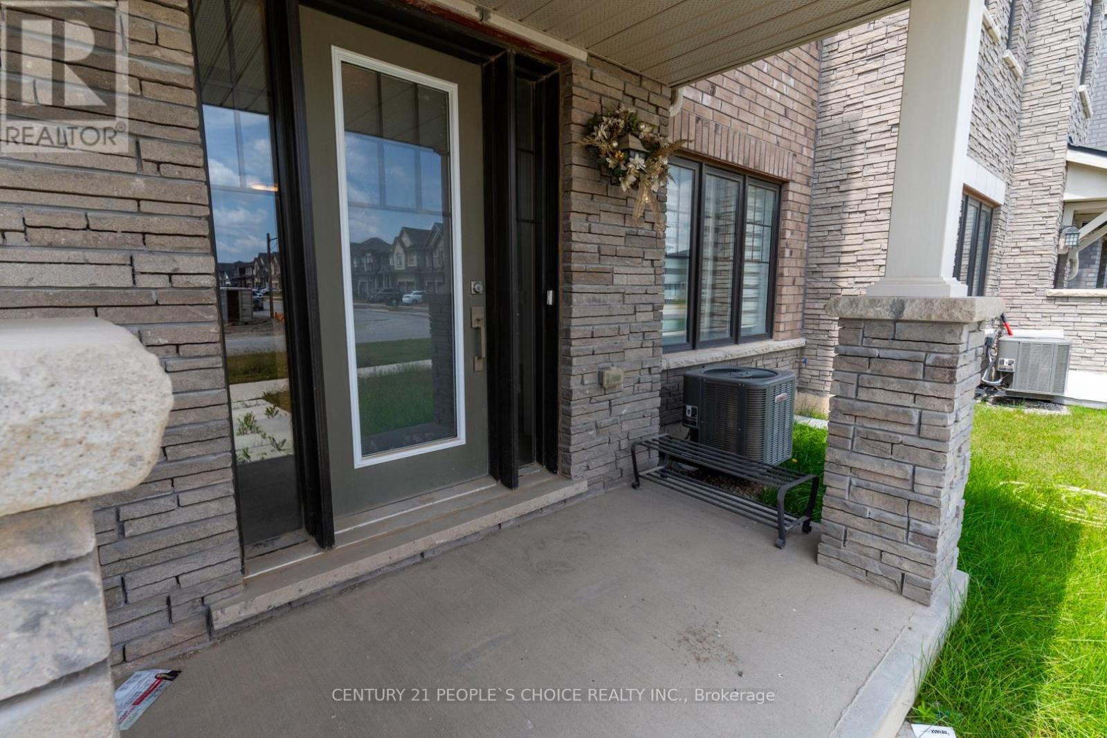 22 Bee Crescent, Brantford, Ontario  N3T 0V7 - Photo 7 - X12240668