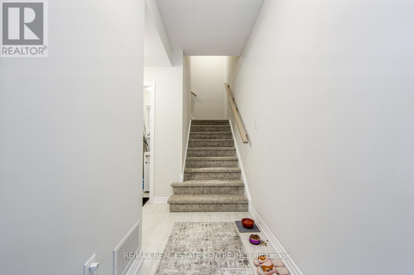 Property at 10 BIRMINGHAM DRIVE image 4