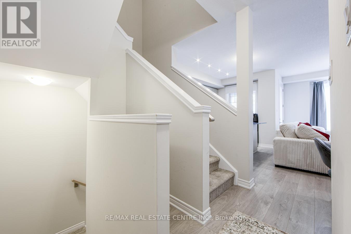 Property at 10 BIRMINGHAM DRIVE image 5