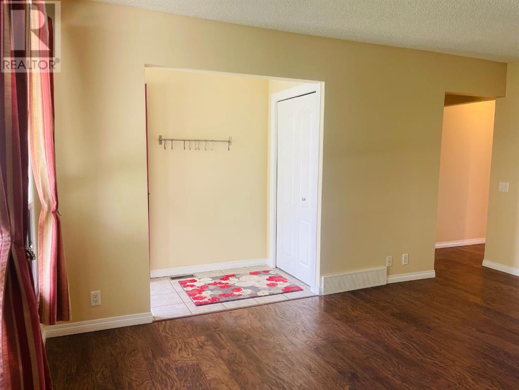 Property at 6422 Ranchview Drive NW image 4