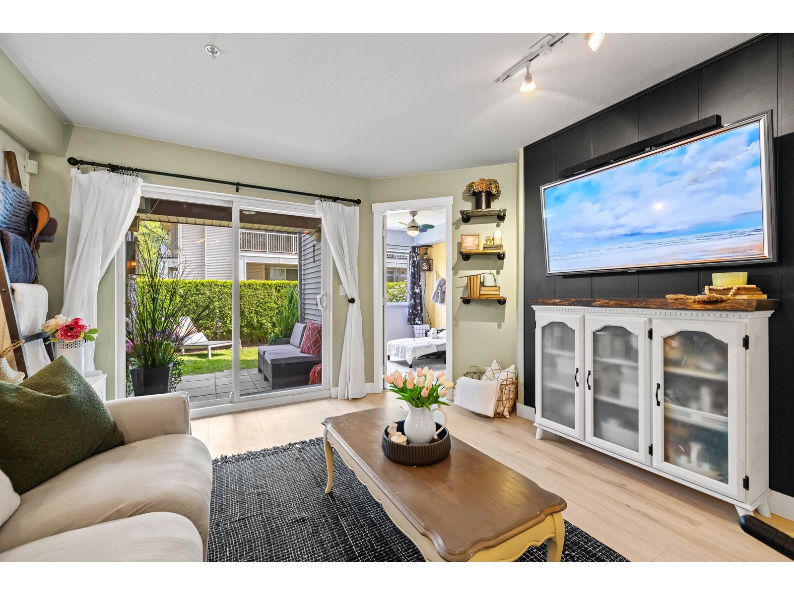 104 19340 65 AVENUE, surrey, British Columbia V4N0A3