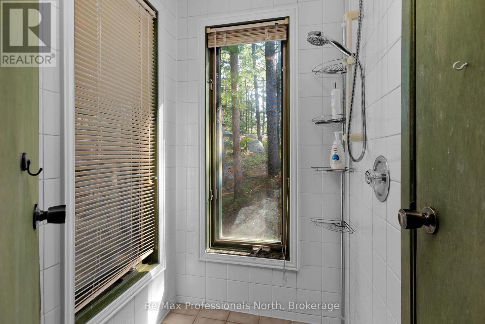1118 Tomingas Road, Gravenhurst, Ontario  P1P 0G3 - Photo 24 - X12141545