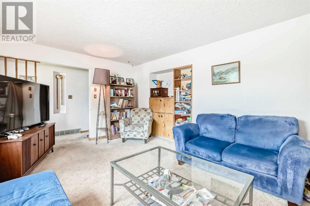 Property at 4412 Centre A Street NE image 4
