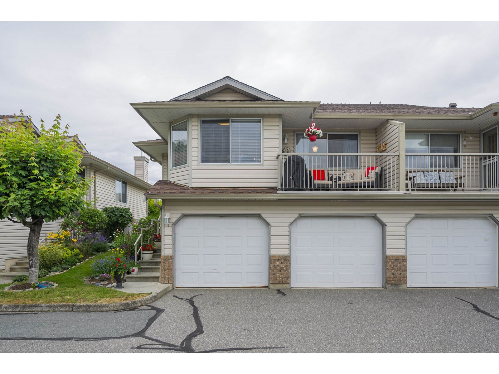 Property at 5 2023 WINFIELD DRIVE image 1