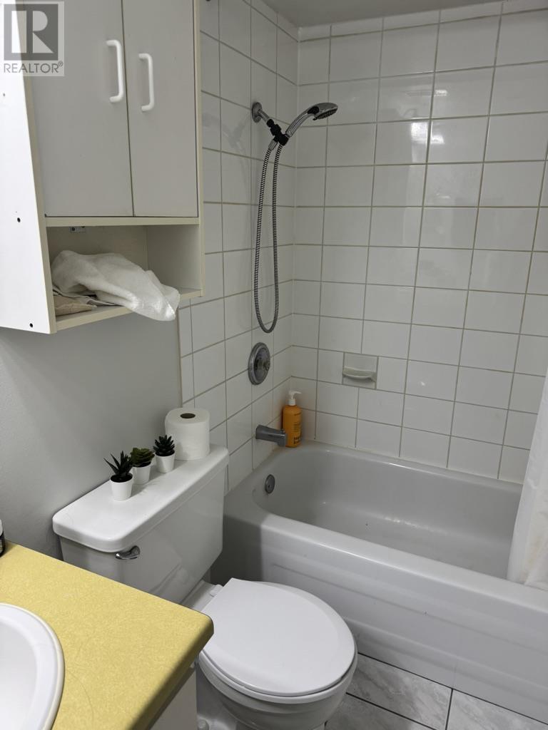 203 3755 Bartlett Court, Burnaby, British Columbia  V3J 7G7 - Photo 9 - R3017290
