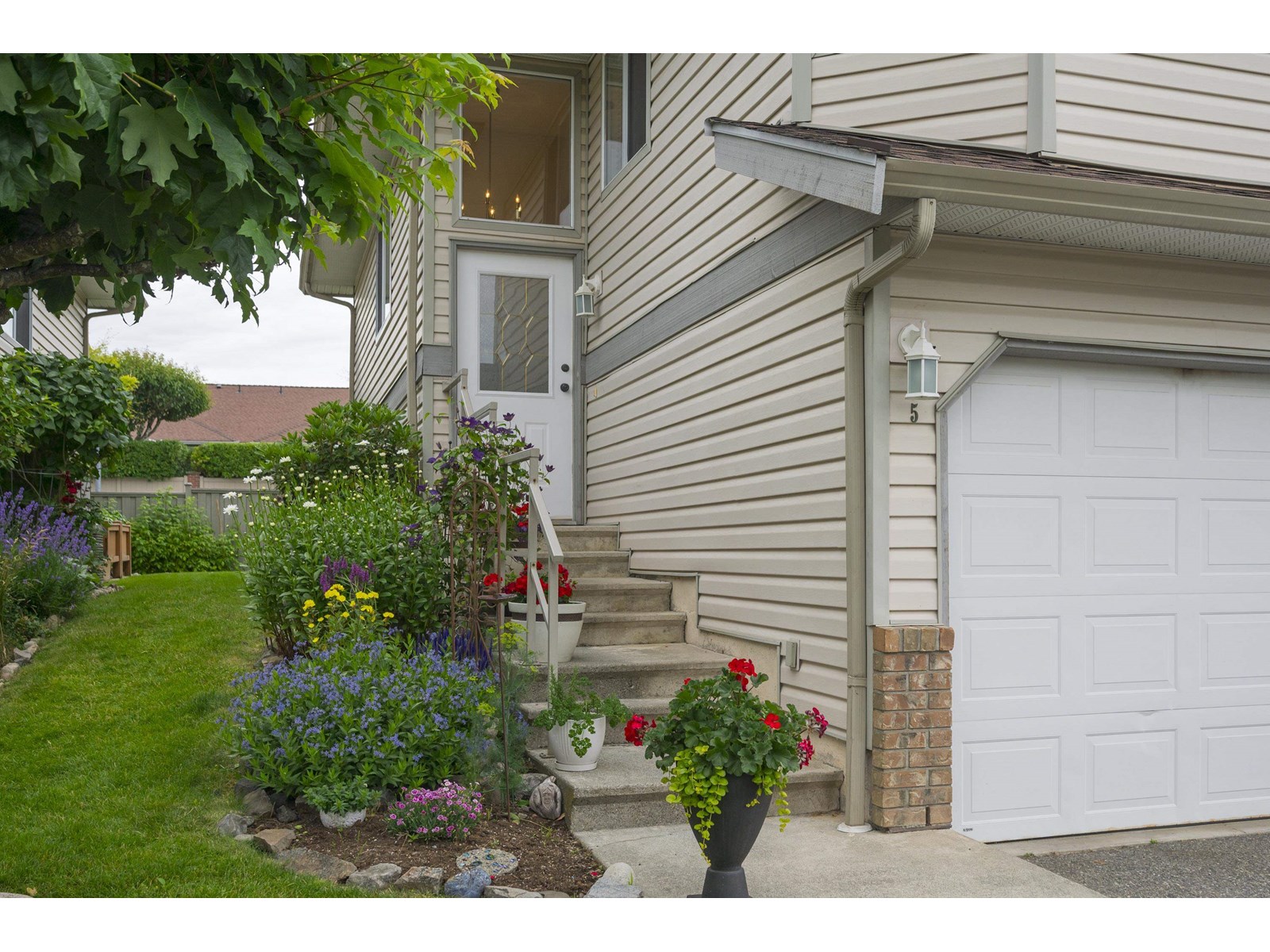 Property at 5 2023 WINFIELD DRIVE image 2