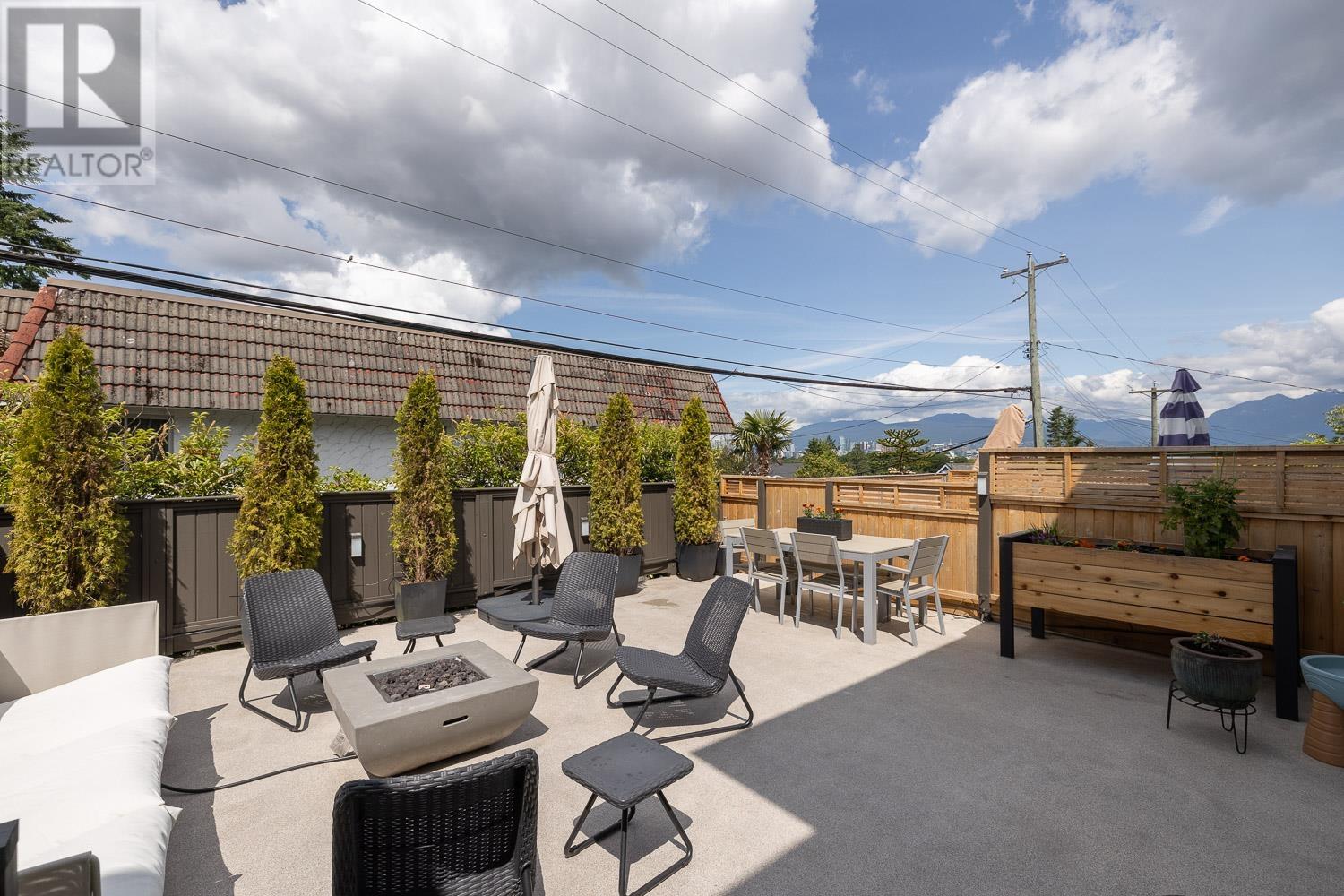 3761 FRASER STREET, vancouver, British Columbia V5V4C9