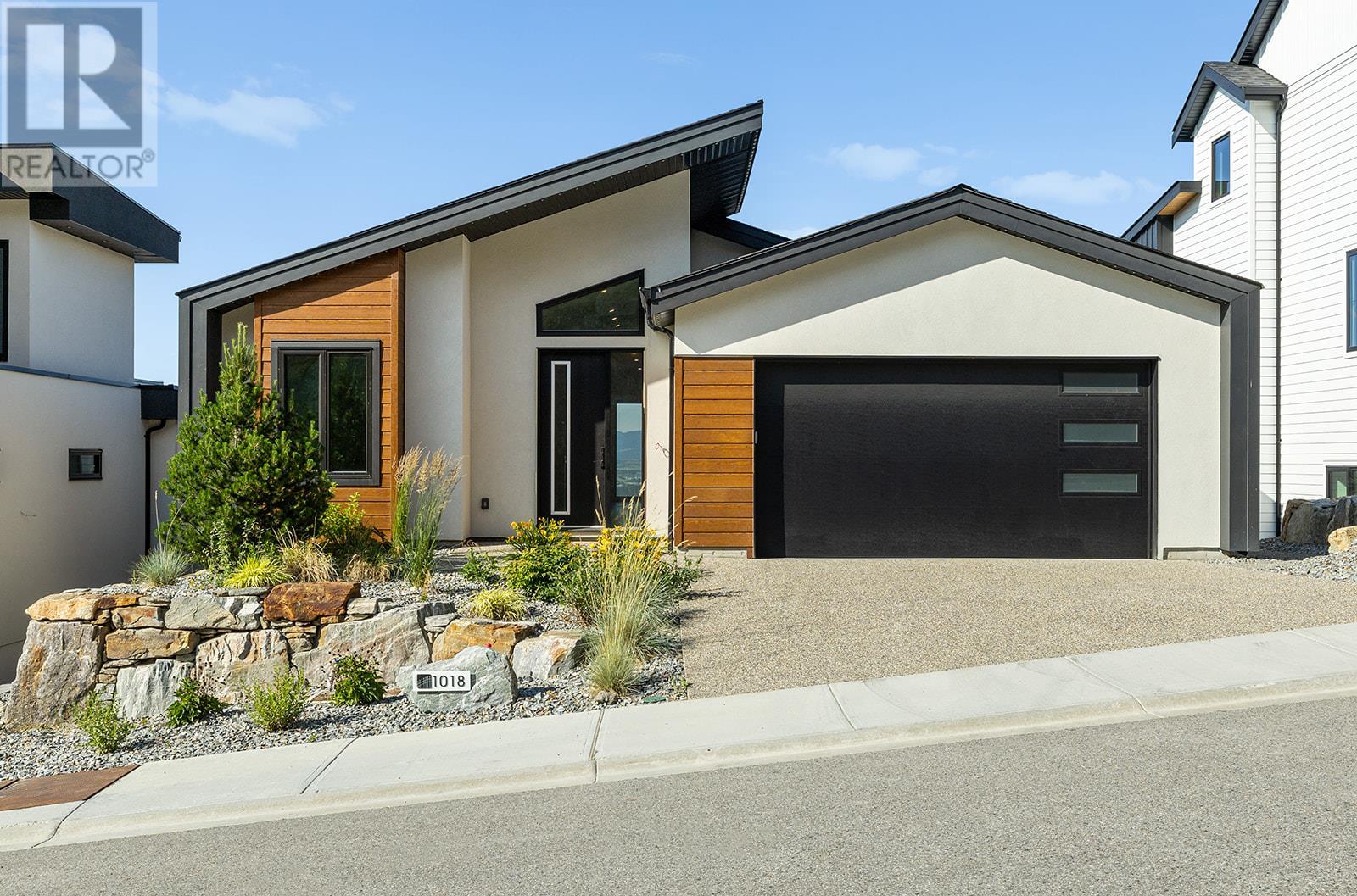 1018 Emslie Street, Kelowna, British Columbia