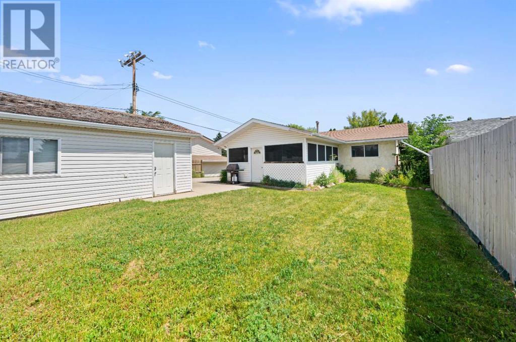 Property at 40 Lake Bevan Drive E image 3