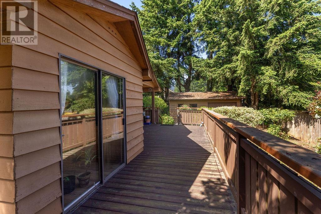 Property at 1064 ROSAMUND ROAD image 4