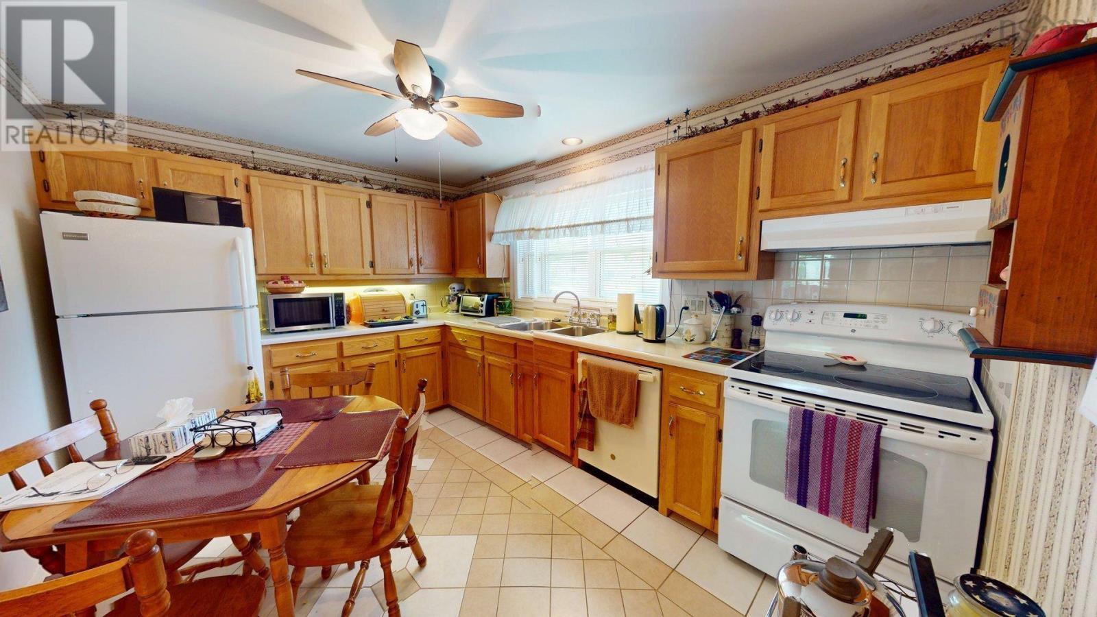 3 20 Connaught Avenue, Middleton, Nova Scotia  B0S 1P0 - Photo 9 - 202512971