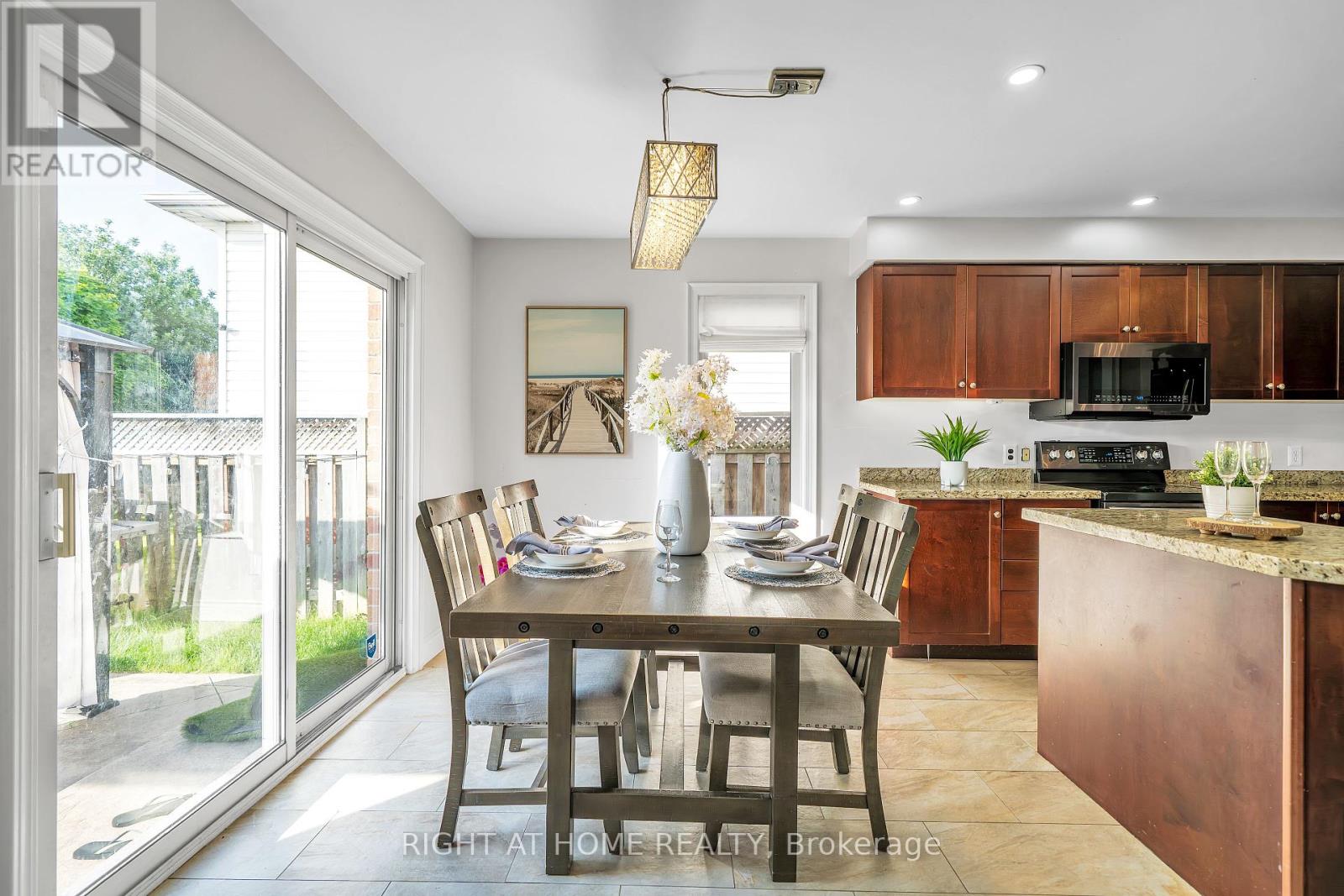 632 Longworth Avenue, Clarington (Bowmanville), Ontario  L1C 5B8 - Photo 11 - E12240971