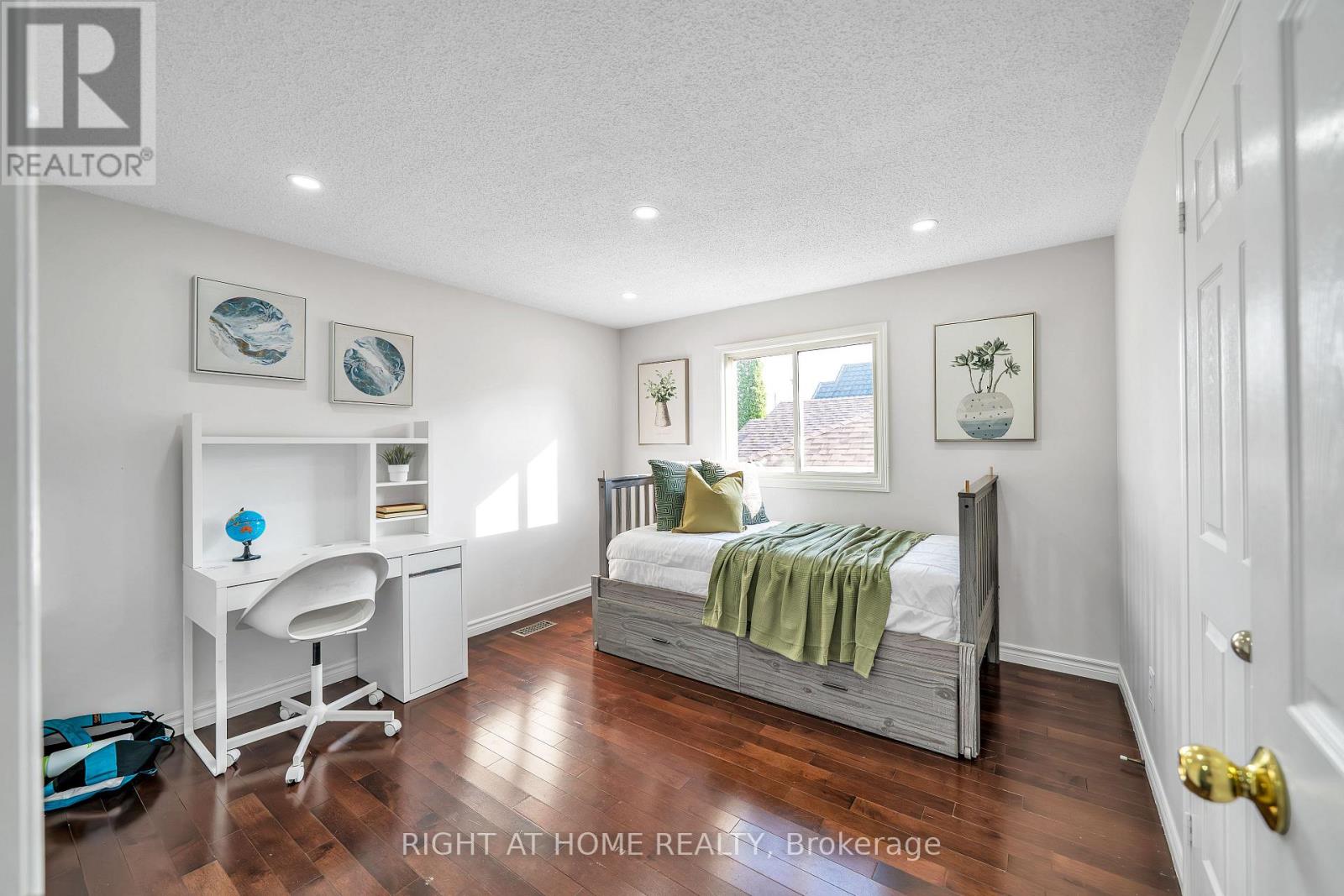632 Longworth Avenue, Clarington (Bowmanville), Ontario  L1C 5B8 - Photo 21 - E12240971