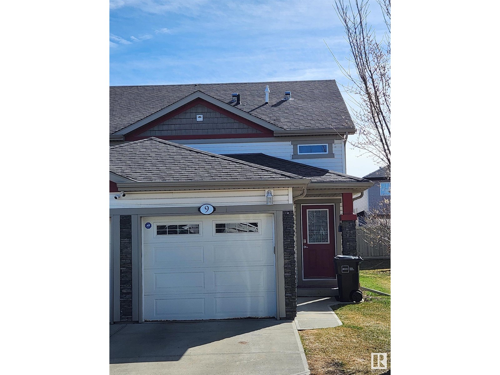 Property at 6520 2 AV SW image 1