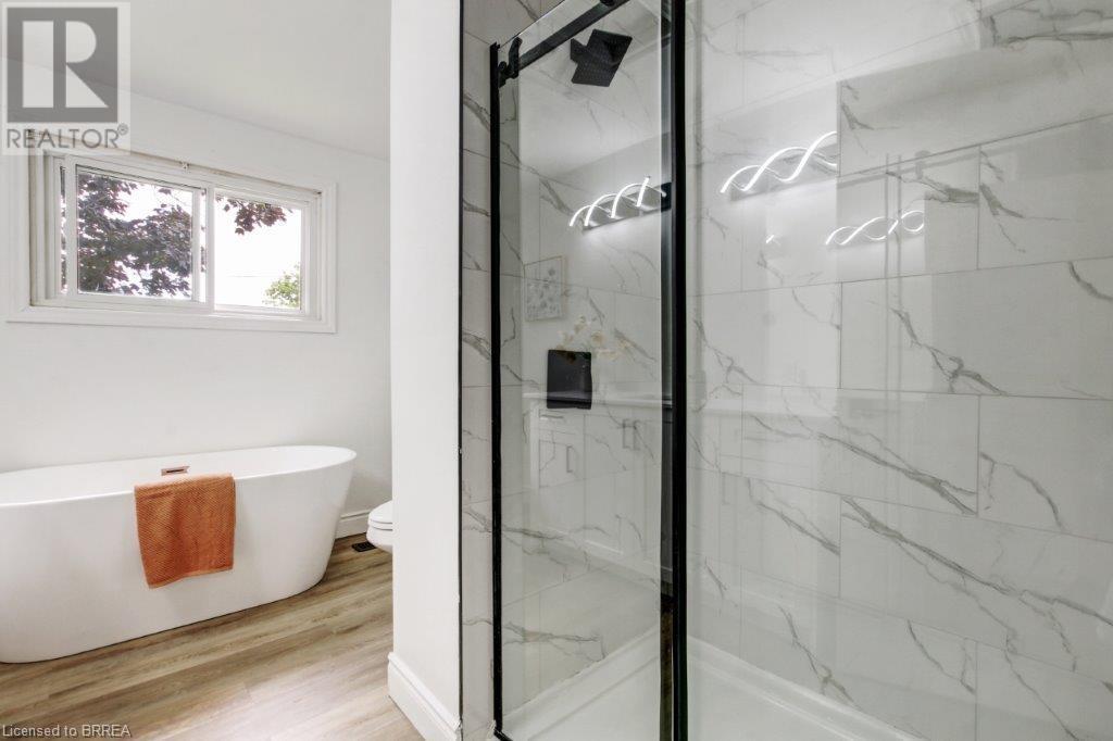 Photo 16 of 24 for 8 Rolph Street N