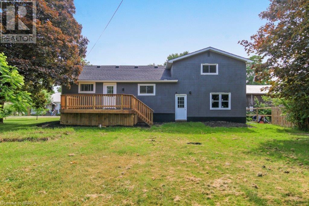 Photo 17 of 24 for 8 Rolph Street N