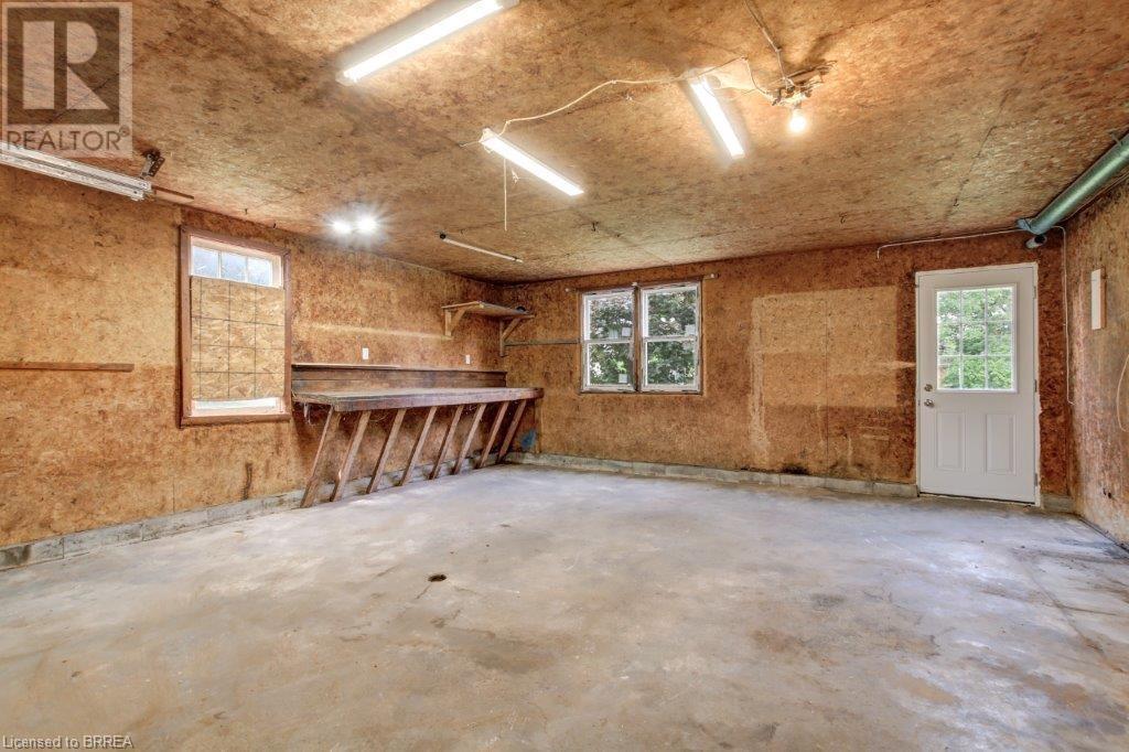 Photo 18 of 24 for 8 Rolph Street N