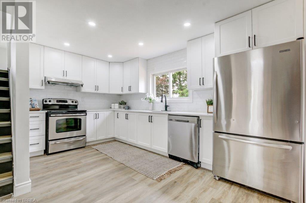 Photo 2 of 24 for 8 Rolph Street N