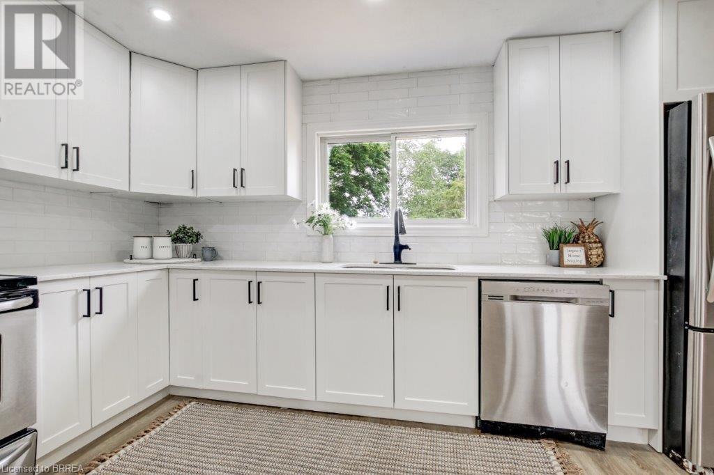 Photo 23 of 24 for 8 Rolph Street N