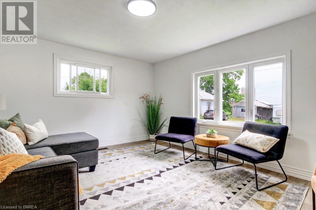 Photo 7 of 24 for 8 Rolph Street N