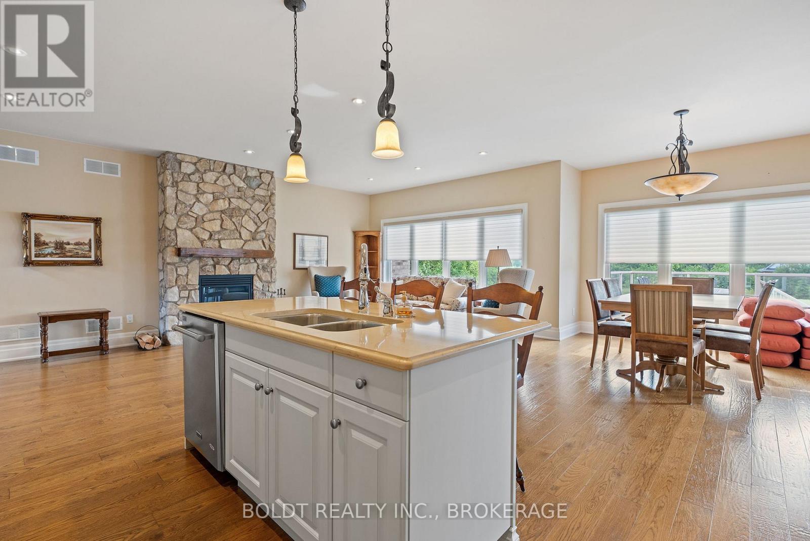 19 Red Haven Drive, Niagara-On-The-Lake (St. Davids), Ontario  L0S 1J0 - Photo 12 - X12241016