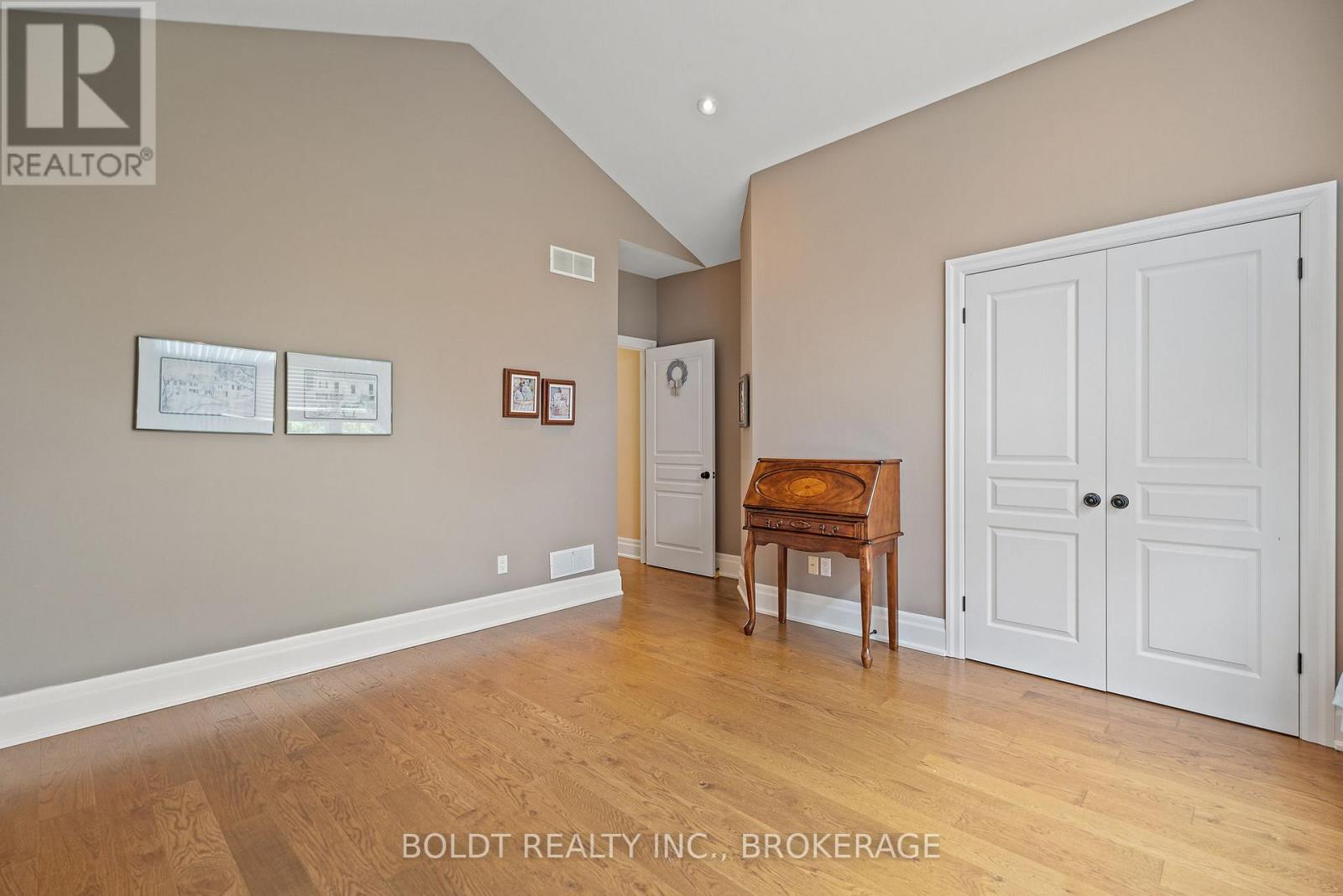 19 Red Haven Drive, Niagara-On-The-Lake (St. Davids), Ontario  L0S 1J0 - Photo 21 - X12241016