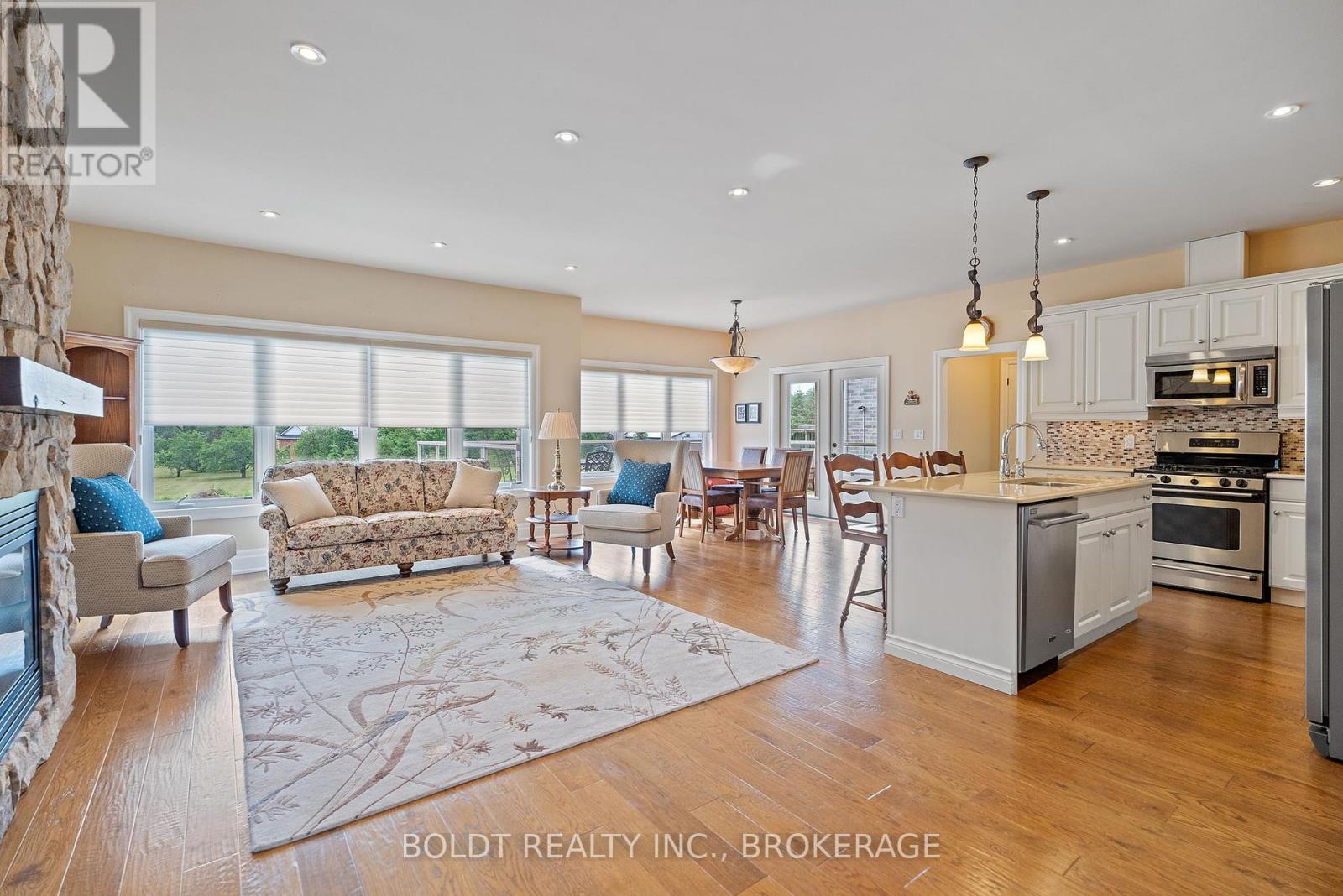 19 Red Haven Drive, Niagara-On-The-Lake (St. Davids), Ontario  L0S 1J0 - Photo 8 - X12241016