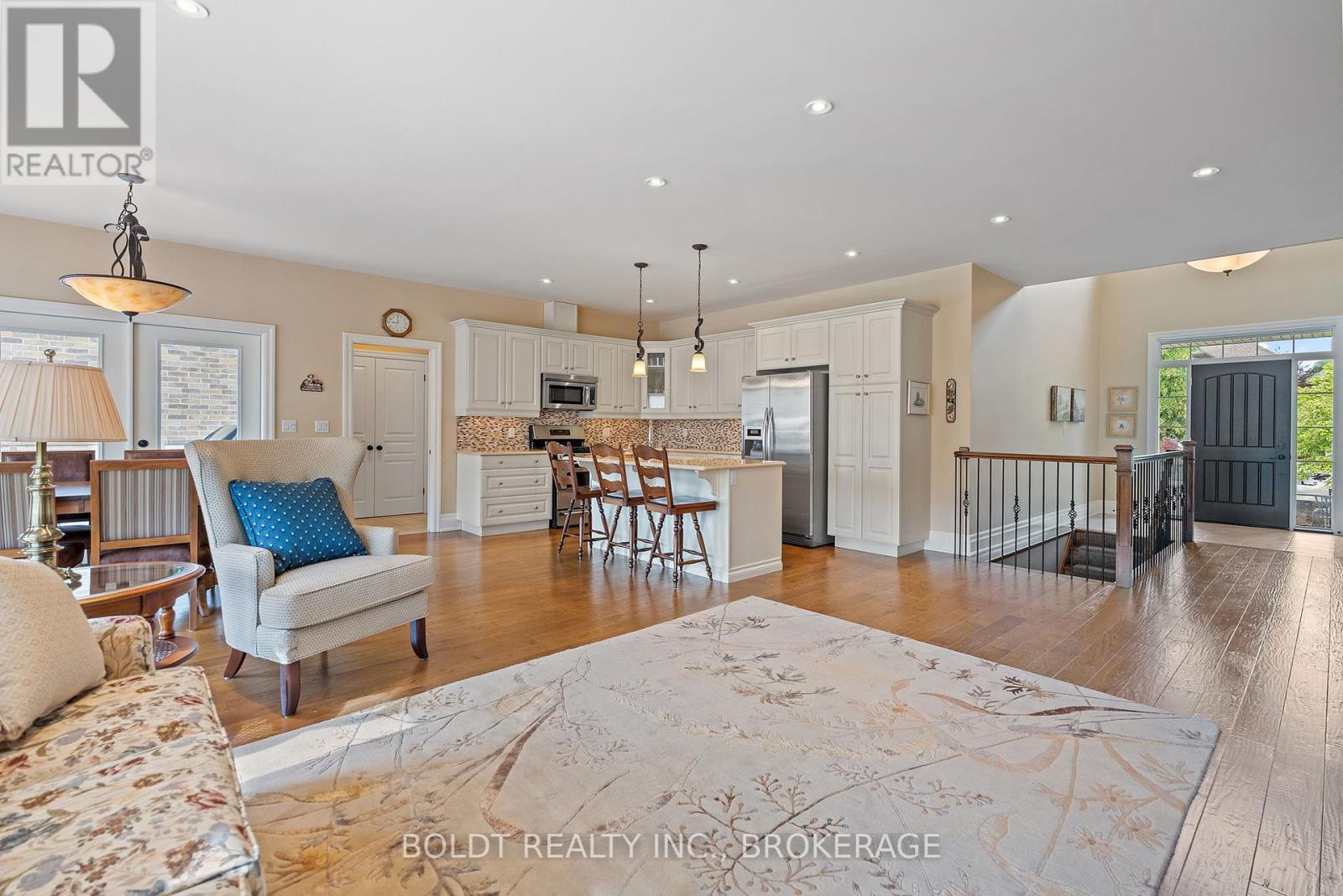 19 Red Haven Drive, Niagara-On-The-Lake (St. Davids), Ontario  L0S 1J0 - Photo 9 - X12241016