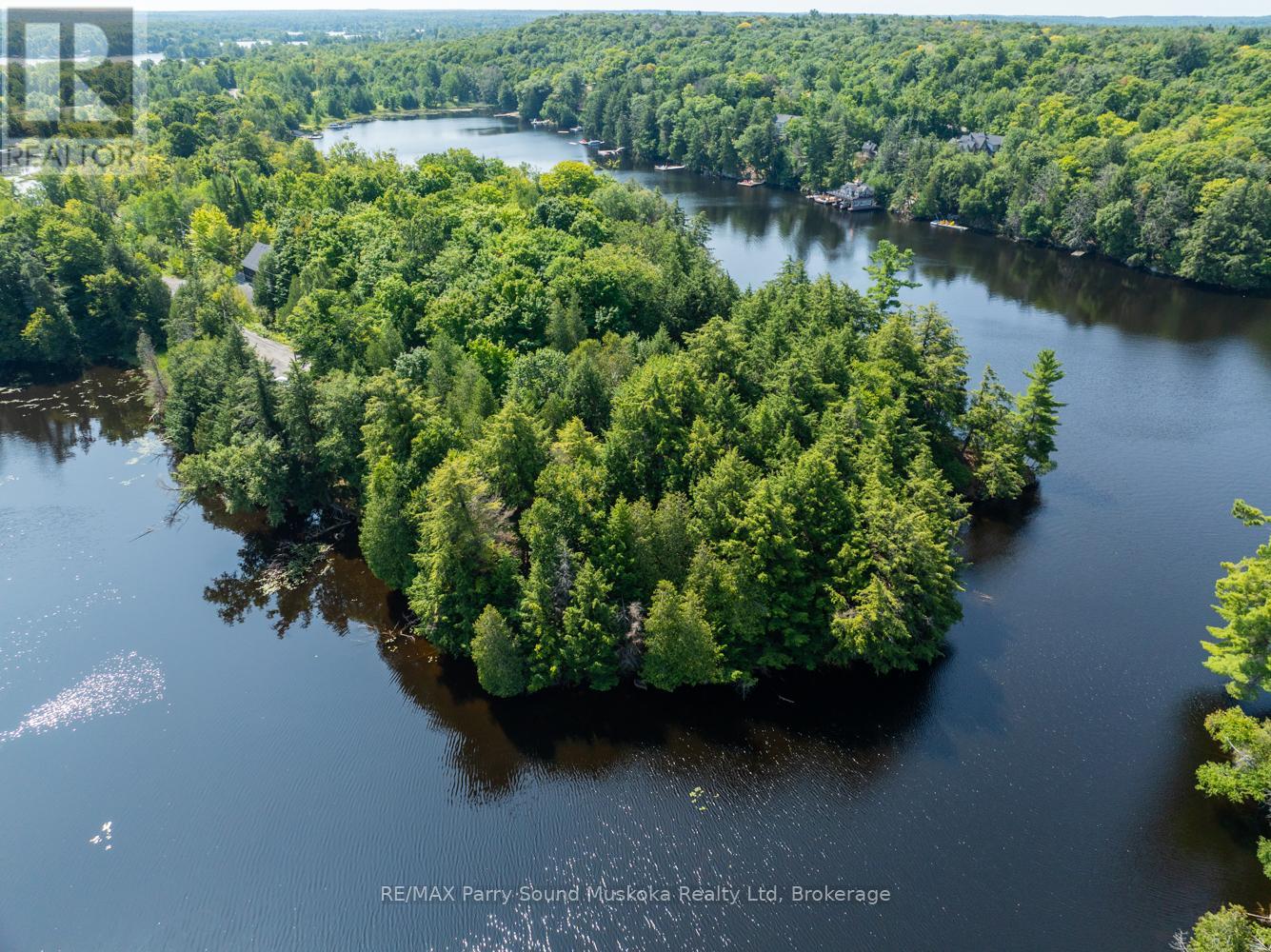 18 Meharg Drive, Mckellar, Ontario  P2A 0B5 - Photo 2 - X12240987