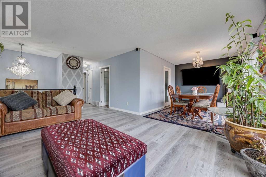Property at 57 Martingrove Place NE image 5