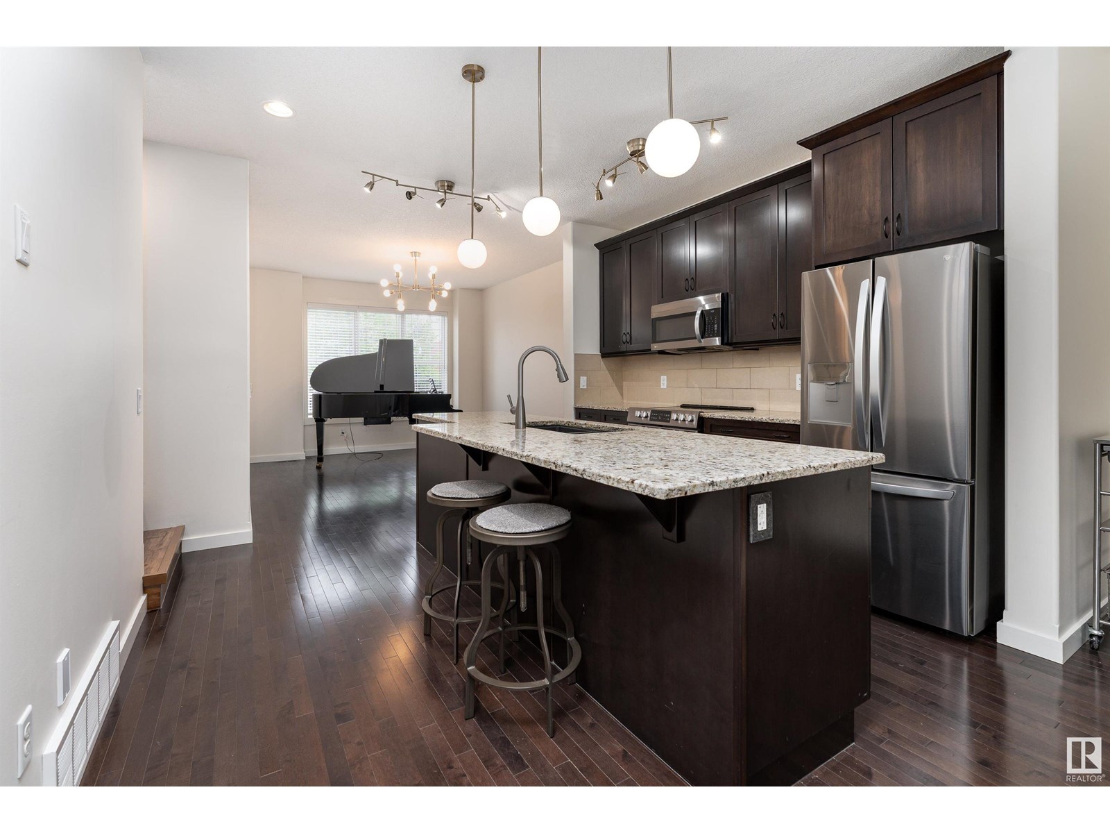 Property at 1060 GAULT BV NW image 2