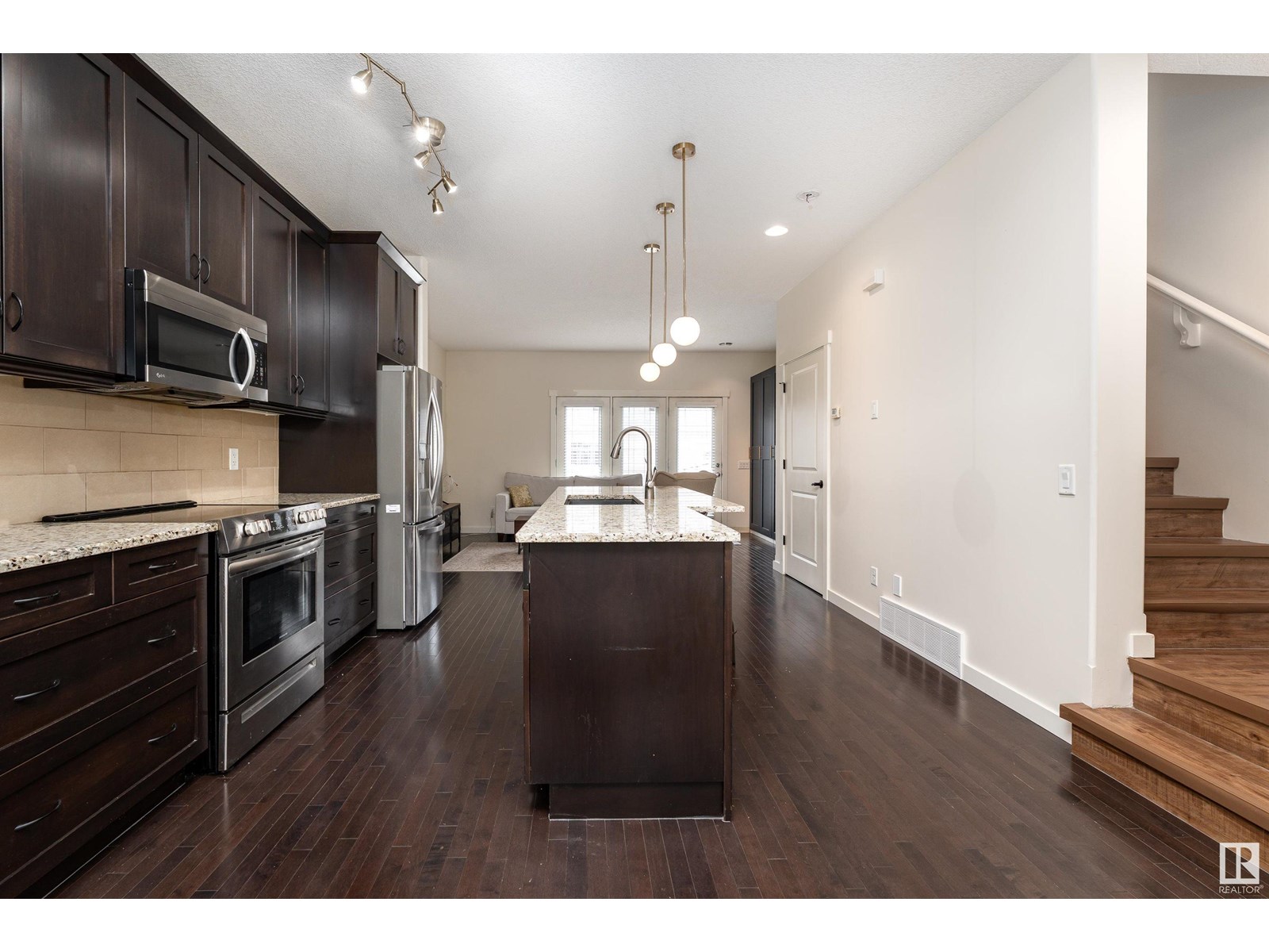 Property at 1060 GAULT BV NW image 3