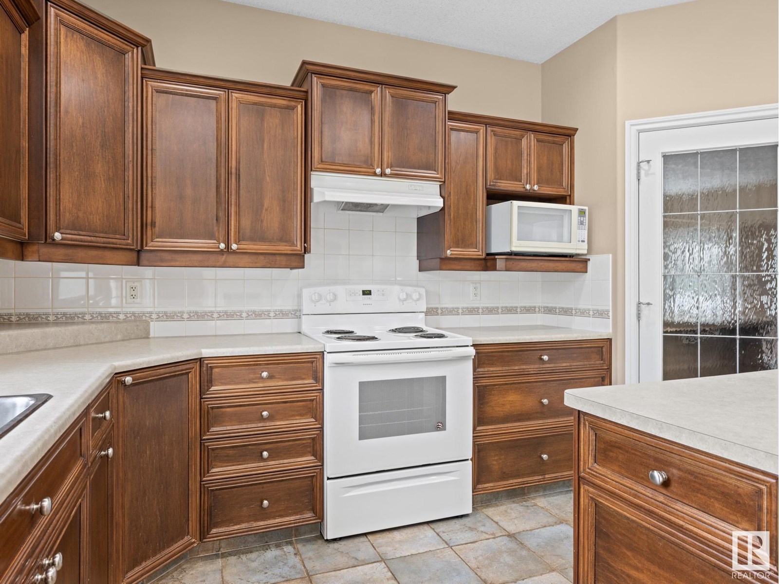 Property at 912 SUMMERSIDE LINK LI SW image 2