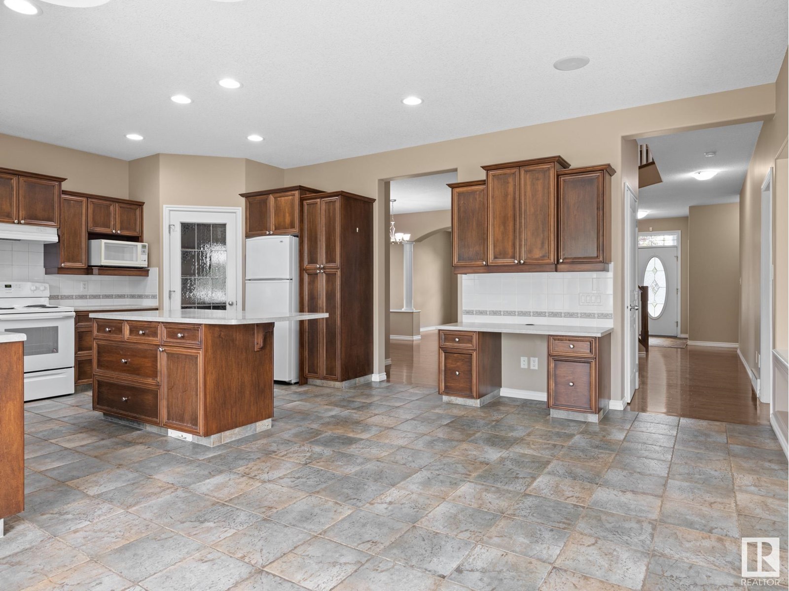 Property at 912 SUMMERSIDE LINK LI SW image 4