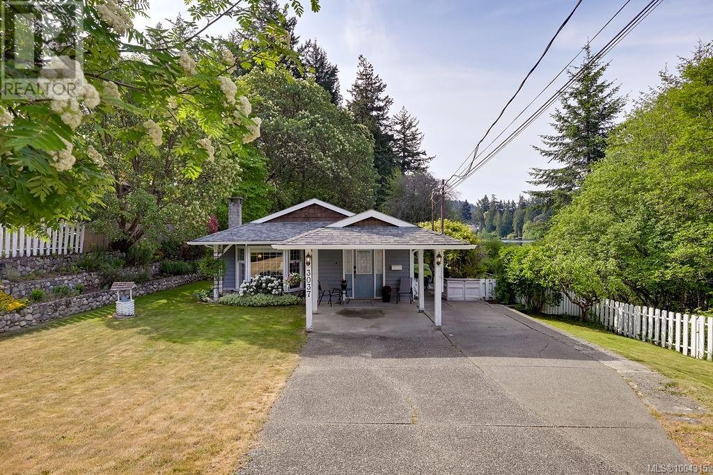 Property at 3037 Shoreview Dr image 2