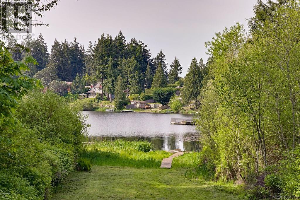 Property at 3037 Shoreview Dr image 3