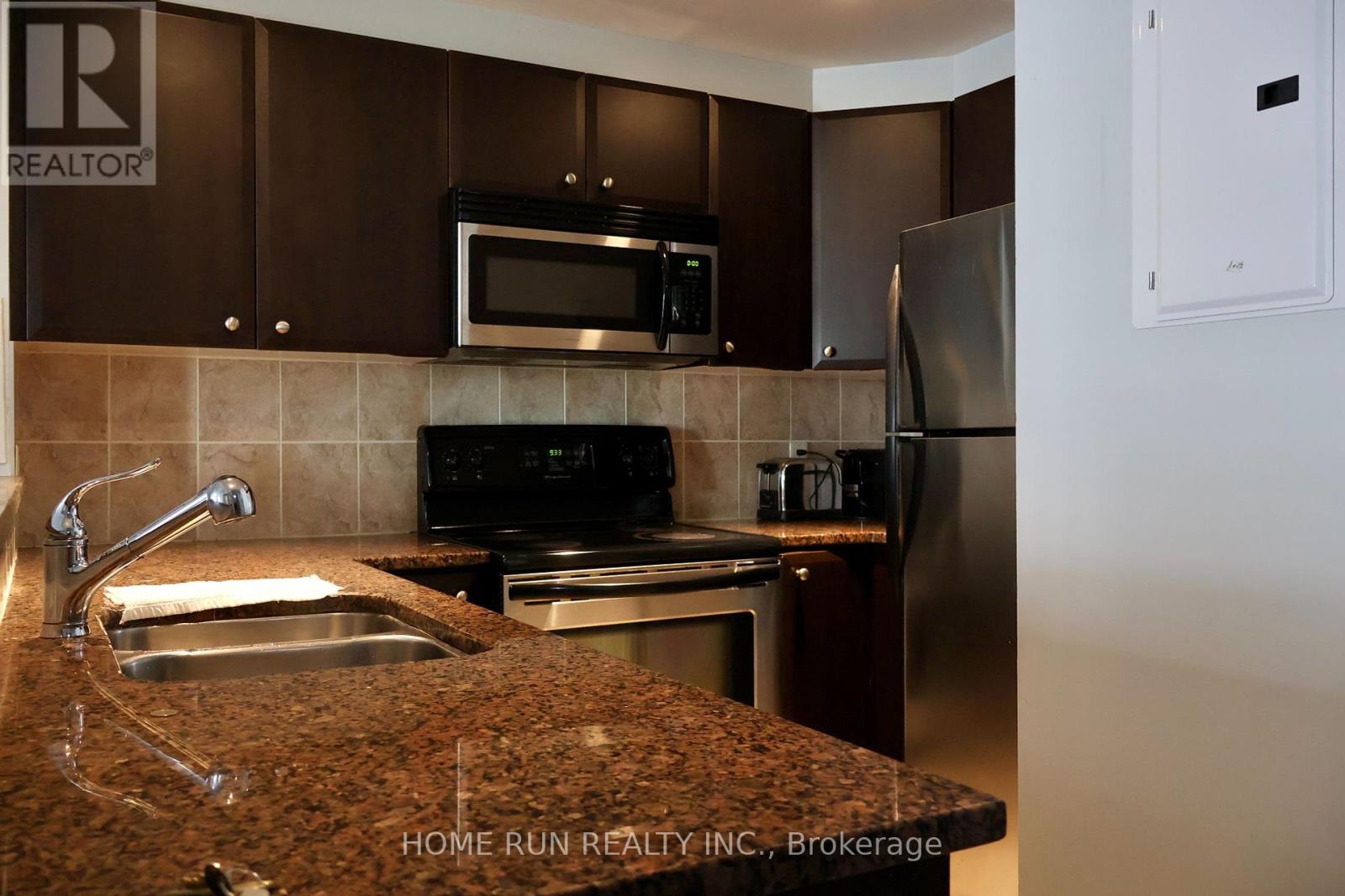 808 - 200 Besserer, Ottawa, Ontario  K1N 0A7 - Photo 8 - X12241079